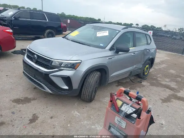 3VV5X7B2XRM091315 2024 VOLKSWAGEN TAOS - Image 2