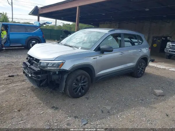 3VV5X7B2XRM097647 2024 VOLKSWAGEN TAOS - Image 2