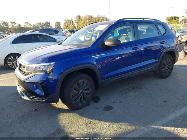 3VV5X7B2XRM113068 2024 VOLKSWAGEN TAOS - Image 2