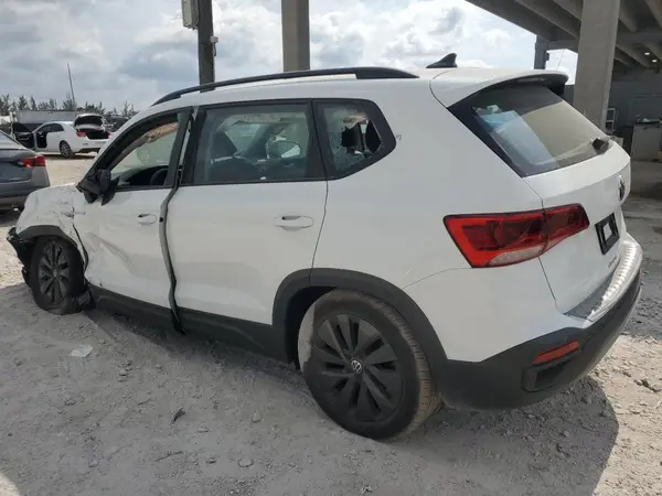 3VV5X7B2XRM122918 2024 VOLKSWAGEN TAOS - Image 2