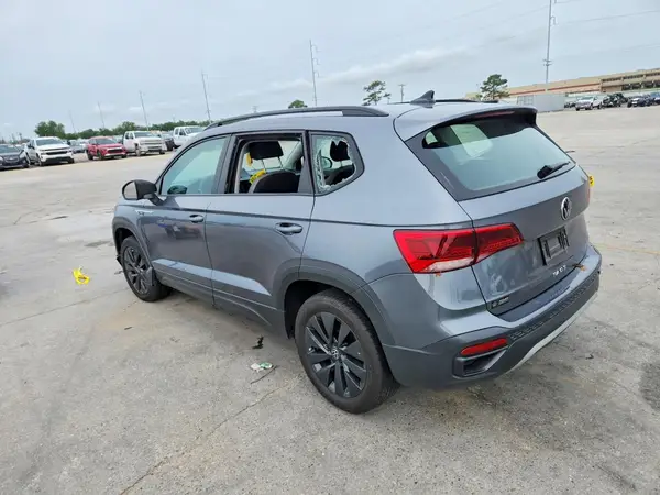 3VV5X7B2XRM123731 2024 VOLKSWAGEN TAOS - Image 2