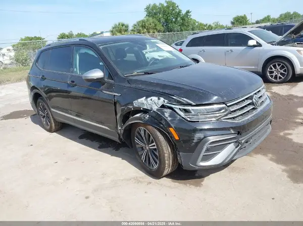 3VV6B7AX1RM215178 2024 VOLKSWAGEN TIGUAN - Image 1