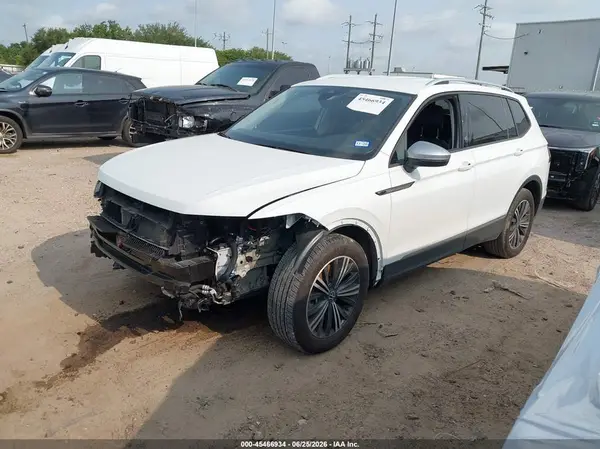 3VV6B7AX2RM224360 2024 VOLKSWAGEN TIGUAN - Image 2