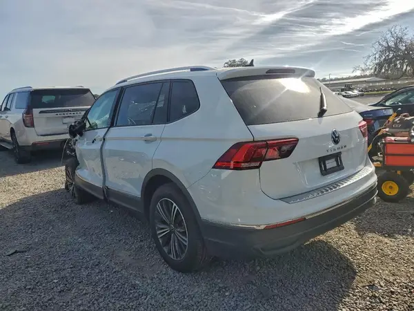 3VV6B7AX2RM224746 2024 VOLKSWAGEN TIGUAN - Image 2