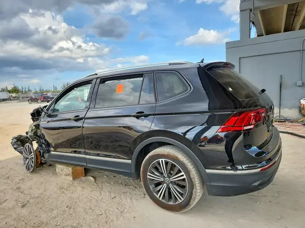 3VV6B7AX4RM215563 2024 VOLKSWAGEN TIGUAN - Image 2