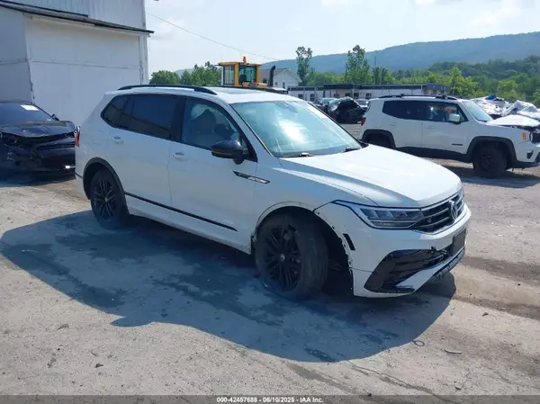3VV8B7AX0NM007523 2022 VOLKSWAGEN TIGUAN - Image 1