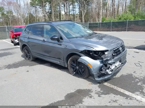 3VV8B7AX1NM001732 2022 VOLKSWAGEN TIGUAN - Image 1