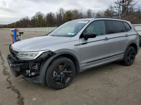 3VV8B7AX1PM023703 2023 VOLKSWAGEN TIGUAN - Image 1