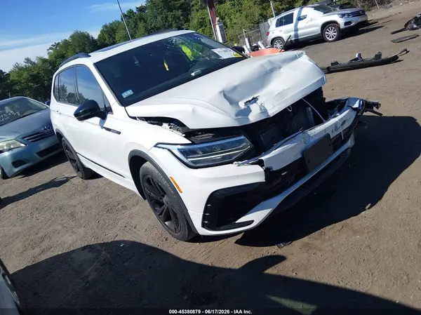 3VV8B7AX1PM086123 2023 VOLKSWAGEN TIGUAN - Image 1