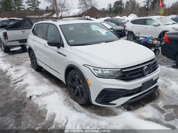 3VV8B7AX1RM025681 2024 VOLKSWAGEN TIGUAN - Image 1