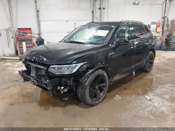 3VV8B7AX1RM053917 2024 VOLKSWAGEN TIGUAN - Image 2