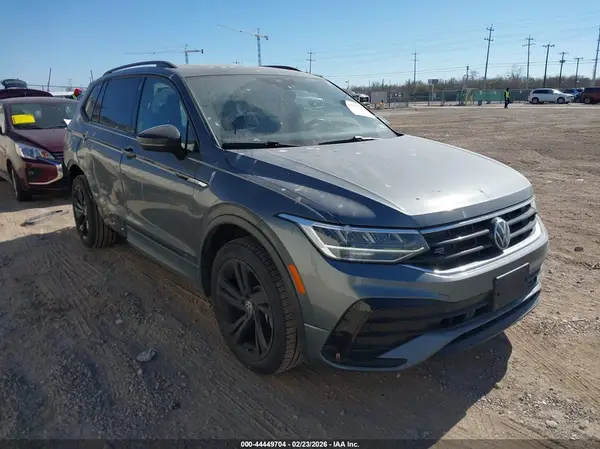 3VV8B7AX1RM082575 2024 VOLKSWAGEN TIGUAN - Image 1