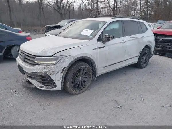 3VV8B7AX2NM089612 2022 VOLKSWAGEN TIGUAN - Image 2