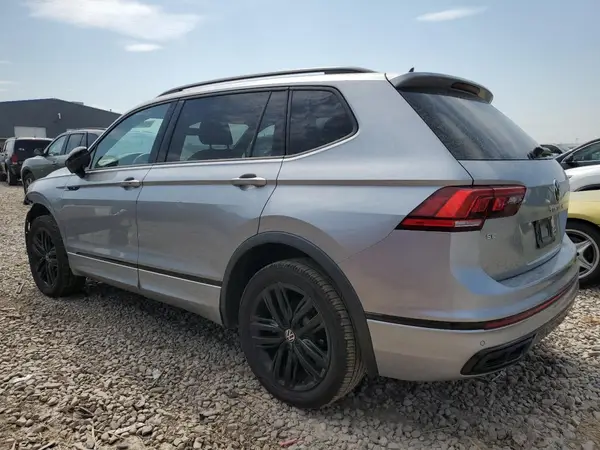 3VV8B7AX2NM105145 2022 VOLKSWAGEN TIGUAN - Image 2