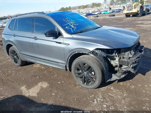 3VV8B7AX2NM141174 2022 VOLKSWAGEN TIGUAN - Image 1