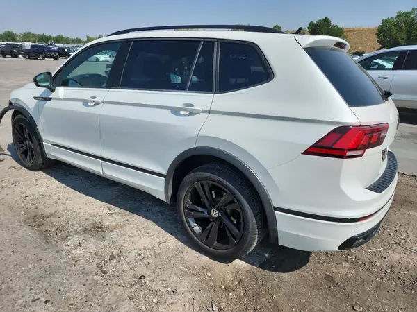 3VV8B7AX2RM044269 2024 VOLKSWAGEN TIGUAN - Image 2