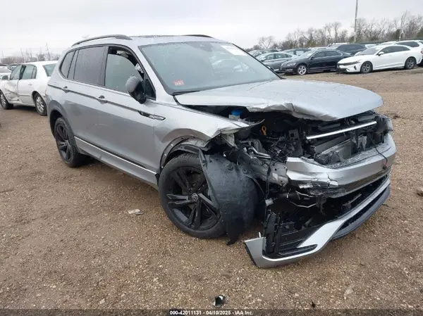 3VV8B7AX3PM130610 2023 VOLKSWAGEN TIGUAN - Image 1