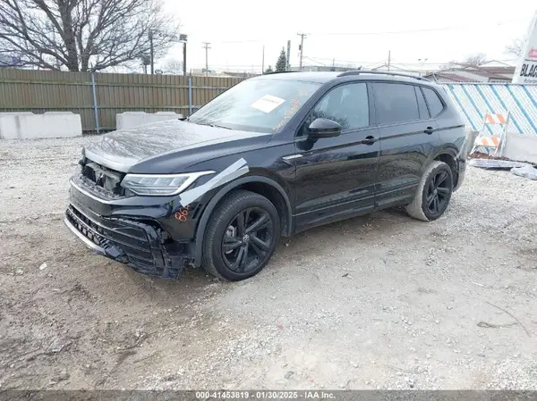 3VV8B7AX3RM099281 2024 VOLKSWAGEN TIGUAN - Image 2