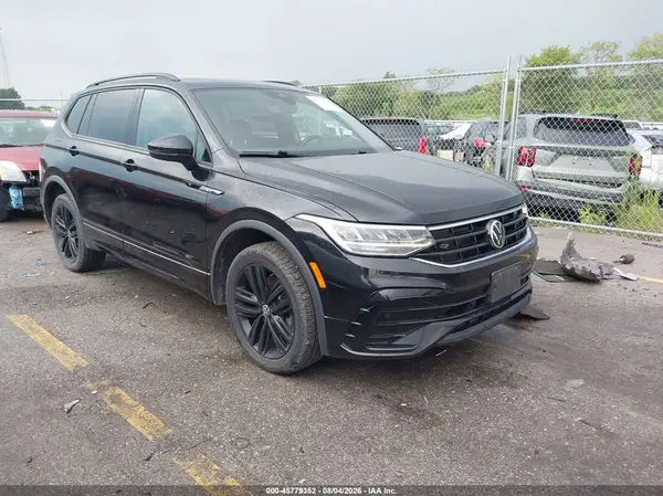 3VV8B7AX4NM000560 2022 VOLKSWAGEN TIGUAN - Image 1