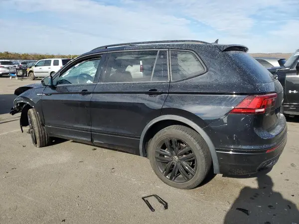 3VV8B7AX4NM018976 2022 VOLKSWAGEN TIGUAN - Image 2