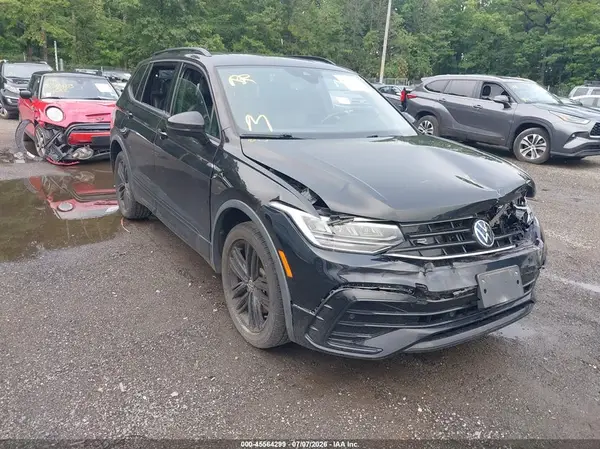 3VV8B7AX4NM087084 2022 VOLKSWAGEN TIGUAN - Image 1