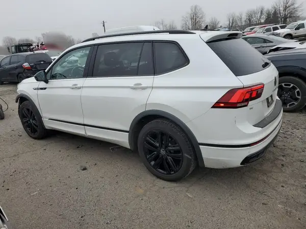 3VV8B7AX4NM095511 2022 VOLKSWAGEN TIGUAN - Image 2