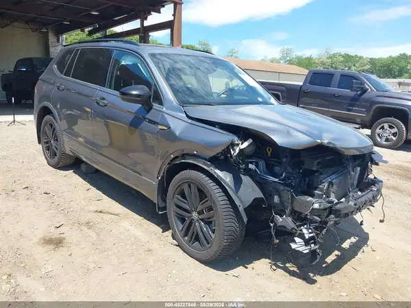 3VV8B7AX4NM112646 2022 VOLKSWAGEN TIGUAN - Image 1
