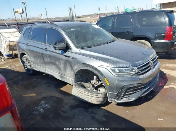 3VV8B7AX4NM117877 2022 VOLKSWAGEN TIGUAN - Image 1