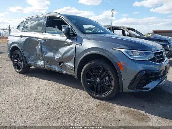 3VV8B7AX4NM154637 2022 VOLKSWAGEN TIGUAN - Image 1
