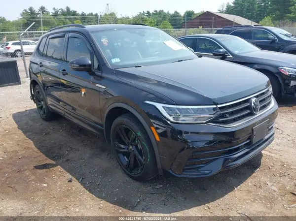 3VV8B7AX4PM069560 2023 VOLKSWAGEN TIGUAN - Image 1