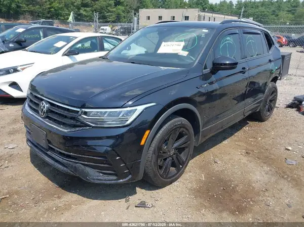 3VV8B7AX4PM069560 2023 VOLKSWAGEN TIGUAN - Image 2