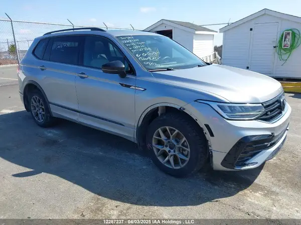 3VV8B7AX4PM128834 2023 VOLKSWAGEN TIGUAN - Image 1