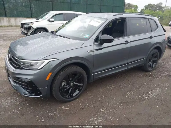 3VV8B7AX4RM136788 2024 VOLKSWAGEN TIGUAN - Image 2
