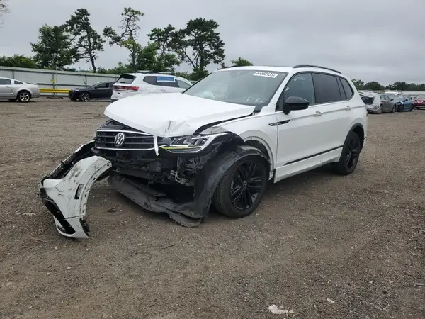 3VV8B7AX5NM057821 2022 VOLKSWAGEN TIGUAN - Image 1