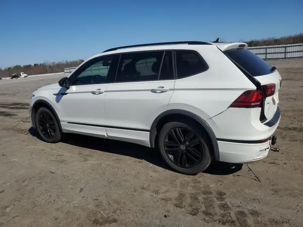 3VV8B7AX5NM094495 2022 VOLKSWAGEN TIGUAN - Image 2