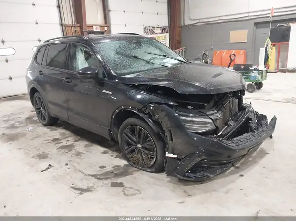 3VV8B7AX5NM153299 2022 VOLKSWAGEN TIGUAN - Image 1