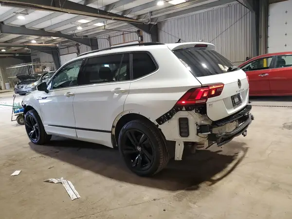 3VV8B7AX5RM090744 2024 VOLKSWAGEN TIGUAN - Image 2