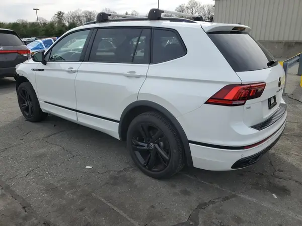 3VV8B7AX5RM115187 2024 VOLKSWAGEN TIGUAN - Image 2