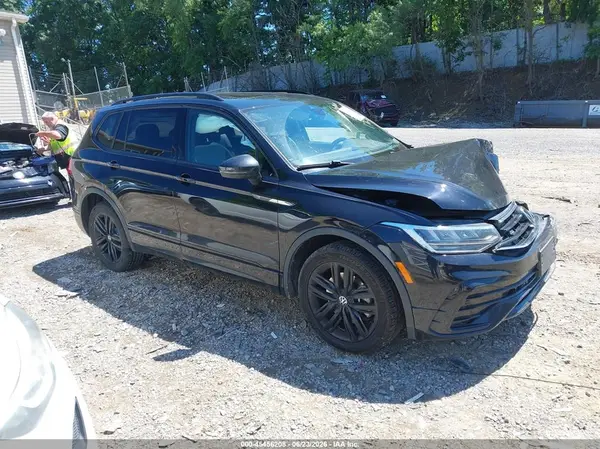 3VV8B7AX6NM021765 2022 VOLKSWAGEN TIGUAN - Image 1
