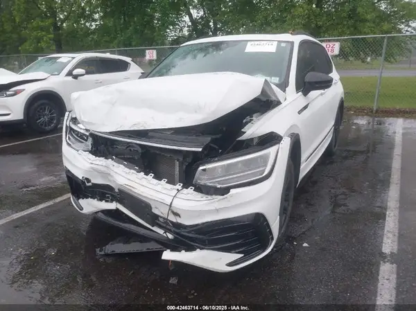 3VV8B7AX6NM027050 2022 VOLKSWAGEN TIGUAN - Image 2