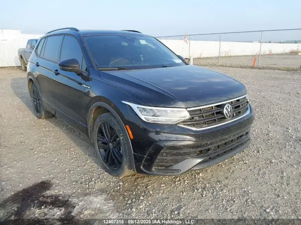 3VV8B7AX6NM062140 2022 VOLKSWAGEN TIGUAN - Image 1