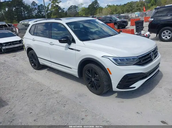 3VV8B7AX6NM067984 2022 VOLKSWAGEN TIGUAN - Image 1