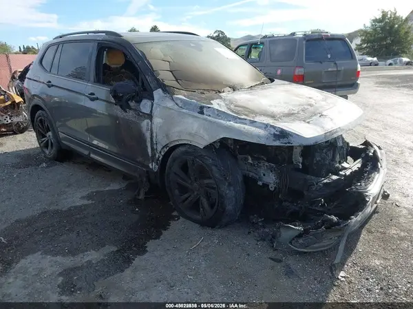 3VV8B7AX6PM041047 2023 VOLKSWAGEN TIGUAN - Image 1