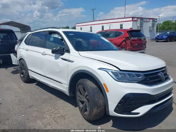 3VV8B7AX6RM058451 2024 VOLKSWAGEN TIGUAN - Image 1