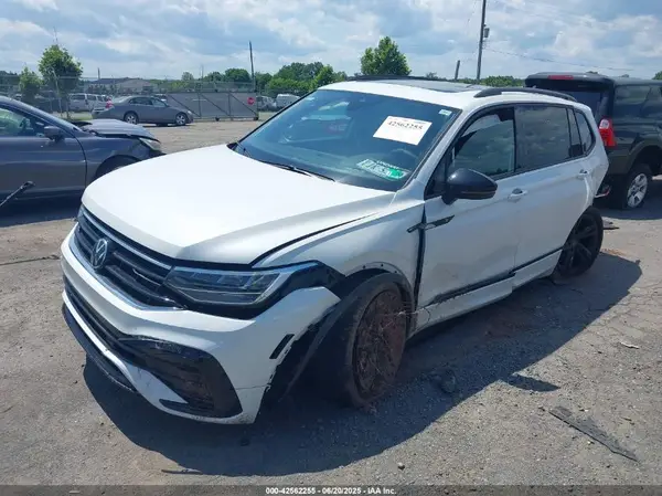 3VV8B7AX6RM058451 2024 VOLKSWAGEN TIGUAN - Image 2