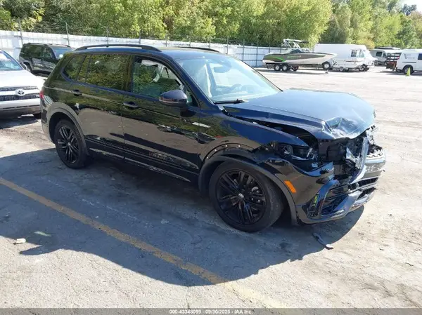 3VV8B7AX7NM017417 2022 VOLKSWAGEN TIGUAN - Image 1