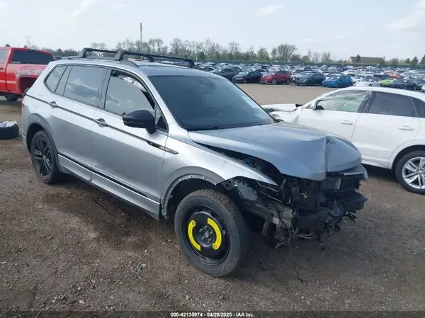 3VV8B7AX7NM030703 2022 VOLKSWAGEN TIGUAN - Image 1