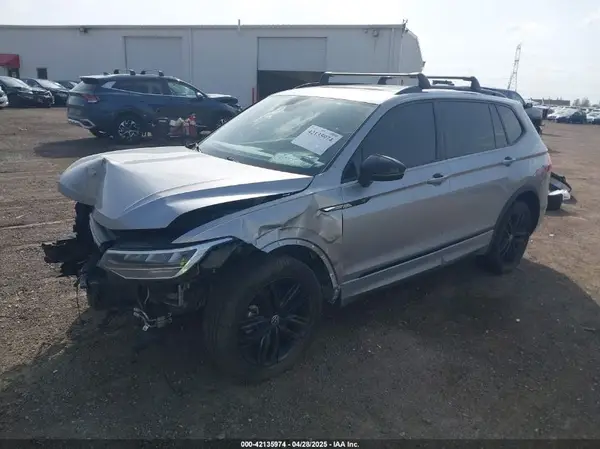 3VV8B7AX7NM030703 2022 VOLKSWAGEN TIGUAN - Image 2