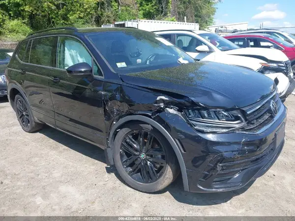 3VV8B7AX7NM047758 2022 VOLKSWAGEN TIGUAN - Image 1