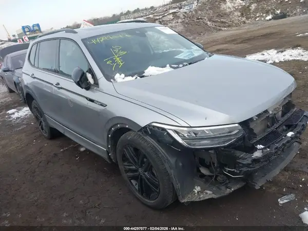 3VV8B7AX7NM133264 2022 VOLKSWAGEN TIGUAN - Image 1